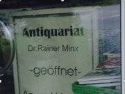 Das Antiquariat Dr. Rainer Minx in der Gutenbergstraße 1 in 15808 Zossen, Ortsteil Wünsdorf Waldstadt Foto: Kurt Schmidt