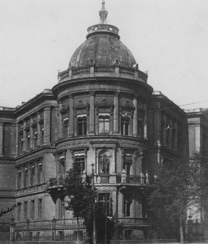 Das Eckhaus Kurfürstenstraße 136 Ecke Else-Lasker-Schüler-Straße im Jahr 1924 als Generalkonsulat von Polen. (Foto: KLAUS THEO BRENNER – STADTARCHITEKTUR)