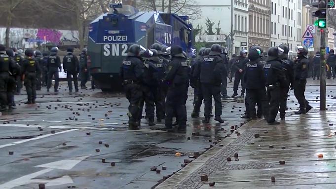 Linke Chaoten terrorisieren Leipzig