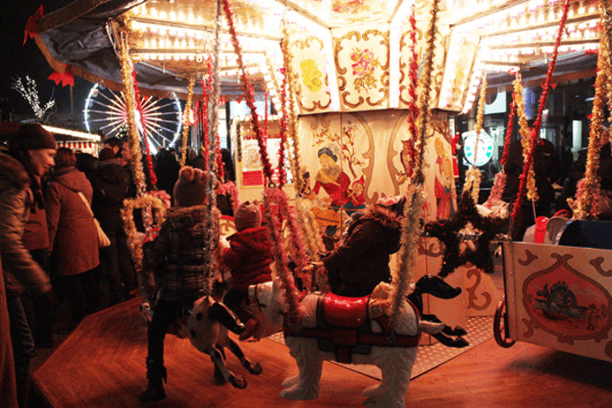 An deutschen Weihnachtsmärkten ballen sich die Massen an Menschen perfekt für Taschendiebe. (Foto: Adelina Horn)