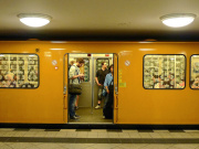 Wlan in der Berliner U-Bahn. Die Fahrgäste freuen sich. (Foto: zoetnet)