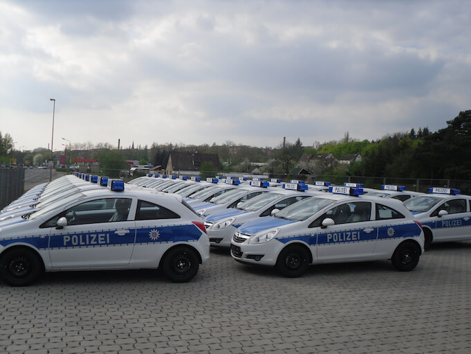 85 Streifenwagen kapitulieren gegen die Kälte. (Foto: mabi.photography)