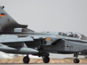 Bundeswehr am Ende: „Es fehlt zu viel.“ Die 6 Aufklärungs-Tornados des Luftwaffengeschwaders in Kropp/Jagel in Schleswig-Holstein müssen nachts auf der Air Base im türkischen Incirlik am Boden bleiben, weil die Piloten von den Cockpitinstrumenten geblendet werden. (Foto: Bundeswehr)