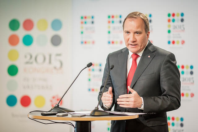 Schwedens sozialdemokratischer Ministerpräsident Stefan Löfven verliert aufgrund seiner lockeren Asylpolitik zunehmend Wählerstimmen und versucht nun mit einer härteren Gangart zu überzeugen. (Foto: flickr/ Socialdemokraterna)