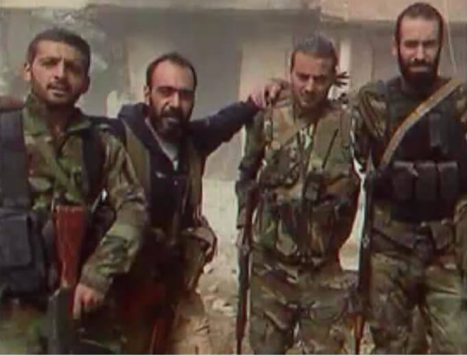 Bewaffnet und stolz präsentieren sich Shabihas, Assads Schläger und Folterer, auf Facebook. (Foto: Facebook)