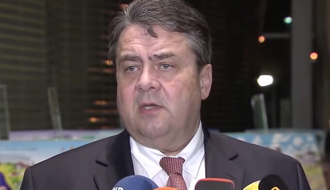 Wirtschaftsminister Sigmar Gabriel ist für die Genehmigung deutscher Rüstungsexporte nach Saudi-Arabien mitverantwortlich. (Screenshot: YouTube/phoenix)