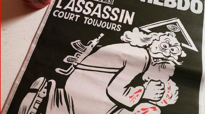 In der aktuellen Sonderausgabe holt Charlie Hebdo zum Rundumschlag gegen religöse Fanatiker aus. Auf dem Titelbild ist der Gott der Christen als flüctiger Terrorist dargestellt. (Foto: Happysome/Instagram)