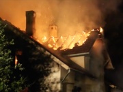 12 Brandanschläge gegen Asylheime in sechs Wochen 12 Brandanschläge gegen Asylheime in sechs Wochen