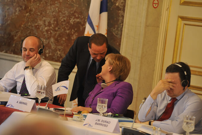 Die NSA hat auch bei Treffen zwischen Merkel und Berlusconi mitgehört. (Foto: flickr/ European Peoples Party)