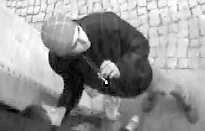 Migrant würgt das Opfer