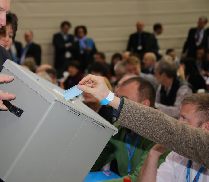 Migranten sollen zwei Tage vor der Landtagswahl in Sachsen-Anhalt eine Probewahl abhalten. (Symbolbild: <a href="https://www.flickr.com/photos/95213174@N08/12170605343/in/photolist-nh8nBZ-nyjZag-bD6sfs-k8TEyw-bUrkdE-bD6sDS-Aq3U6M-jxtwXa-ApVqAm-dsMb76-k8TFkG-ccShq7-bsCDv7-k8Ye9n-pJZaJv-bRHeMx-k8XFh8-fWqX8B-fSh3rn-fSfBab-fSgENy-fSfB25-fSgE9C-fSgCv9-fSfD88-fSfEfZ-niLRiX-niP6tA-nkxiKP-niP7AL-ngJqEL-ngJqiJ-qAi9q3" target="_blank">Metropolico.org</a>)