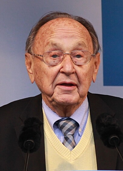 <b>Hans-Dietrich</b> Genscher starb am 31. März 2016 im Alter von 89 Jahren in - Genscher-19-09-2013