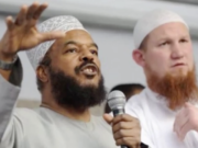 Paris-Anschläge sind „Sünde“: Dafür wird Imam Pierre Vogel vom IS gejagt Der Rheinländer Pierre Vogel trat auch mit dem britischen Hassprediger, den aus Jamaika stammenden Bilal Philips auf, der aus Deutschland ausgewiesen wurde (Foto: Dabiq)