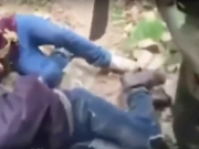 Balkanroute: Mit Macheten jagen bulgarische Bürgerwehren illegale Flüchtlinge Eine mit Macheten bewaffnete bulgarische Bürgerwehr jagt und fesselt illegale Flüchtlinge an der türkisch-bulgarischen Grenze und stellte das Video ins Internet (Foto: Youtube)
