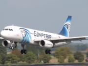 Der Airbus A320 von Egytair startete zwar in Paris, aber bei Eintritt in den ägyptischen Fluftraum machte das Flugzeug scharfe Seitenbewegungen und stürzte dann von rund 11.000 Metern auf rund 500 Metern ab und verschwand in rund 300 Metern vom Radarschirm (Foto: Youtube)
