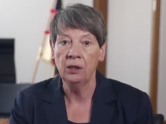 Bundesumweltministerin Barbara Hendricks und alle SPD-geführten Ministerin, also auch das Bundeswirtschaftsministerium von Sigmar Gabriel, lehnen eine Wiederzulassung des Unkrautvernichters Glyphosat ab (Foto: BMUB)