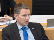von Thüringen, sieht Gemeinsamkeiten der AfD zur französischen Front National zum Beispielg gegen das Freihandelsabkommen TTIP mit den USA und gegen eine multikulturelle Gesellschaft (Foto: Wikipedia Olaf Kosinsky eigenes Werk)