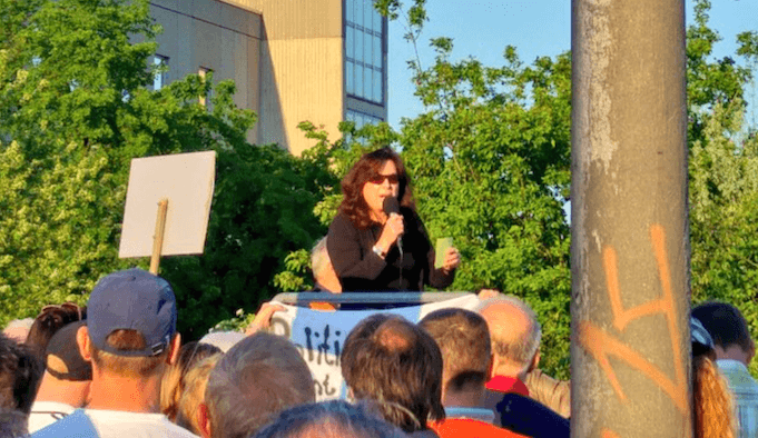 Katrin Vogel Montagsdemo gegen Asylheim