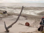 Mit Sandaufspülungen aus der Nordsee versucht Schleswig-Holstein die Ferieninsel Sylt zu retten - eine Sisiphusarbeit, denn Sturmfluten haben die Südspitze der Insel in 60 Jahren bereits halbiert (Foto: LKN.SH)
