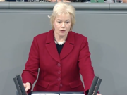 Beim Thema Migration sei der Bundestag bis auf ein paar CDU-Mitglieder „wie gleichgeschaltet“ gewesen, sagt Erika Steinbach. (Screenshot: YouTube)