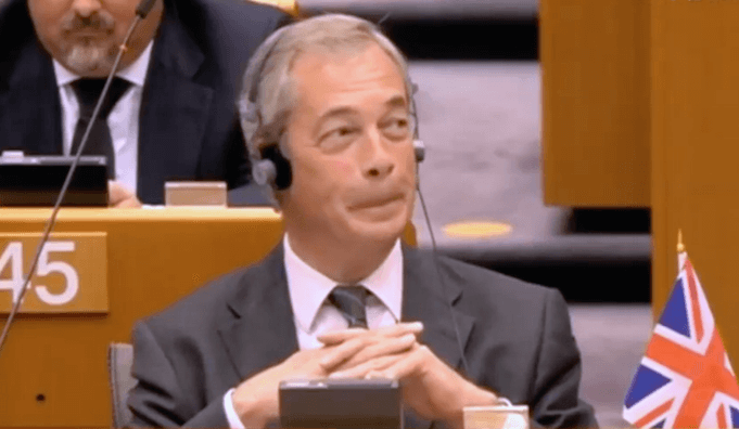 Nigel Farage von EU-Abgeordneten ausgebuht