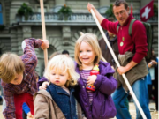 Volksentscheid: Schweizer gegen Bedingungsloses Grundeinkommen! Und Deutschland? Zwei Drittel der Schweizer lehnten beim gestrigen Volksentscheid das bedinungslose Grundeinkommen für jeden Erwachsenen (2.255 Euro) und jedes Kind (564 Euro) ab, doch die weltweit erste Abstimmung über das Grundeinkommen könnte nach dem Willen der Mehrheit der Wahlberechtigten Schweizer (69 Prozent) noch nicht die letzte gewesen sein (Foto: Daniel Häni/mitte.ch)