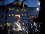 Bilderberg: Deutsche Minister nehmen an Geheimtreffen in Dresden teil Neben Verteidigungsministerin von der Leyen nehmen auch Finanzminister Schäuble und Innenminister de Maiziére teil. (foto: flickr/EU2016 NL)