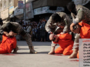 IS köpfte 4 Fußball-Profis, weil Fußball „Anti-Islam“ ist Weil organisierter Sport wie Fußball vom IS als Anti-Islam geächtet wurde, wurden am 5. Juli 2016 vier syrische Profi-Fußballer der Spionage verdächtigt und öffentlich in Raqqa hingerichtet (Foto: Twitter)