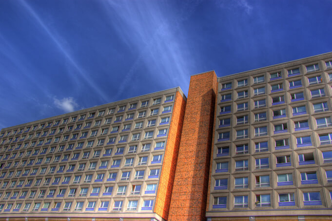 Günstiger Wohnraum, Marke/ Plattenbau (Foto: Martin Abegglen)