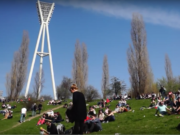 Für 6 Millionen Euro wird der Mauerpark zwischen Prenzlauer Berg und Wedding um Spiel- und Bewegungsflächen erweitert und bekommt eine Platanenallee (Foto: Youtube)