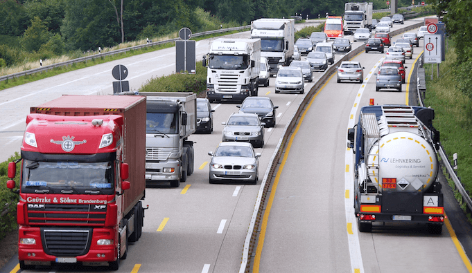 bdbk-angela-merkel-syrer-zu-lkw-fahrern