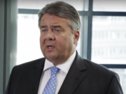 Merkels (CDU) „Wir schaffen das!“ stammt ursprünglich von Sigmar Gabriel (SPD) Neun Tage vor der Kanzlerin sagte Wirtschaftsminister und Vizekanzler Sigmar Gabriel am 22. August 2016 in einer Videobotschaft auf seiner Homepage: "Ich bin sicher: Wir schaffen das!" (Foto: Youtube/Sigmar Gabriel)