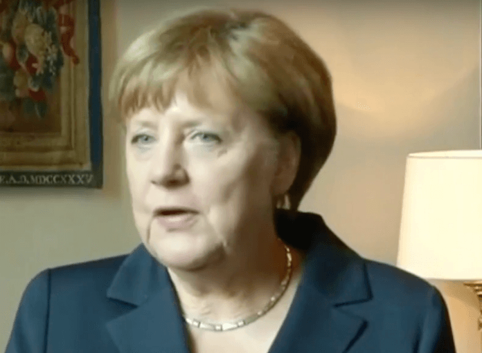 CDU-Kanzlerin Angela Merkel kritisiert SPD-Bürgermeister Michael Müller: "Der Regierende Bürgermeister der SPD erklärt sich dagegen gern für nicht zuständig und schiebt seine Verantwortung von sich." (Foto: Youtube)