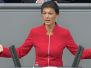 Sahra Wagenknecht: „Leiharbeit ist moderne Sklaverei!“ Gestern fragte Dr. Sahra Wagenknecht (LINKEN-Frakitonschefin) die Bundesarbeitsministerin Andrea Nahles (SPD), ob sie überhaupt ihren Gesetzesentwurf gelesen hat, der weiterin Missbrauch von Leiharbeit zulasse (Foto; Youtube)