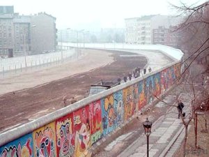 berlin-wall-1980s