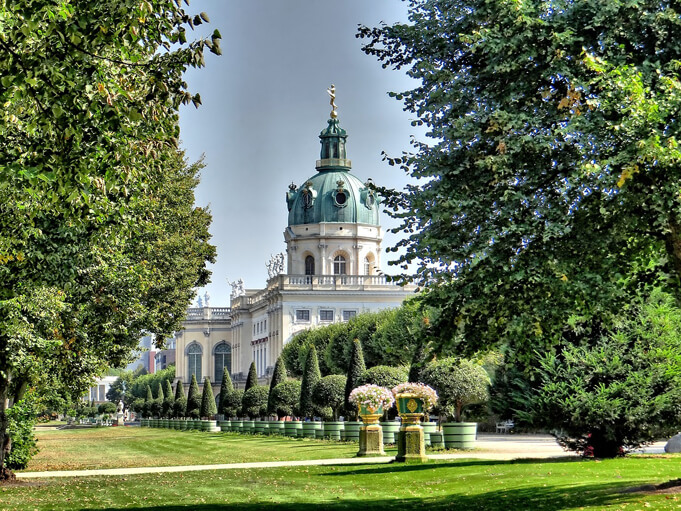 charlottenburg-palace-side-view