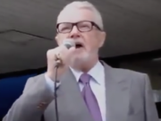 „Ich kenne euch“ – Ex-Diplomat kritisiert Moslems Michel Paulat erzählte in Helsinki vor einem Kaufhaus, wie er als Diplomat im französischen Außenministerium Moslems erlebte (Foto: Youtube)