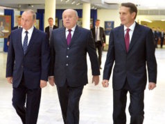 Wladimir Putin mit dem scheidenden Auslandsspionage-Chef Mikhail Fradkov und dem neuen Superspion Sergei Naryshkin (Foto: kremlin.ru)