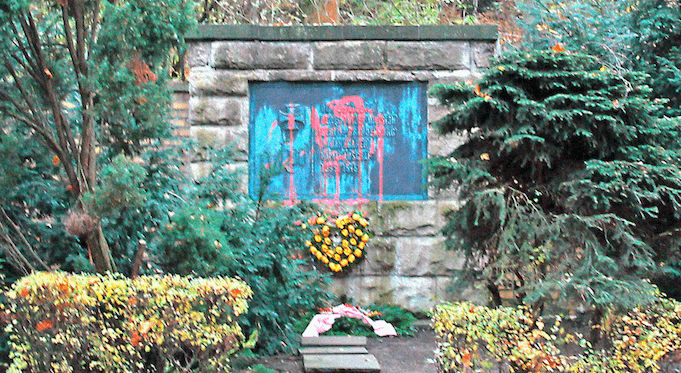 Neukölln Friedhof Lilienthalstraße geschändet