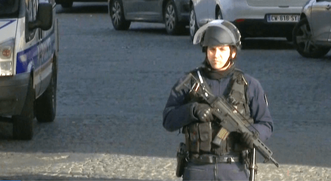 Allahu Akbar Louvre Paris Angst