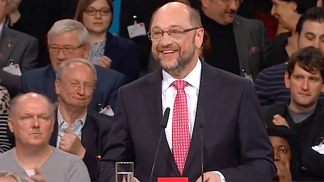 Peer Steinbrück fragte sich nach dem Wahlergebnis von 100 Prozent für Martin Schulz: „Steht da jetzt Erich Schulz-Honecker?“ (Screenshot: YouTube)