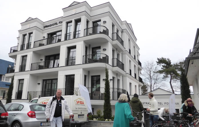 Eine neue Perle an der Strandallee 47 am Timmendorfer Strand: das nach 7 Jahren fertige Hotel Fontana (Foto: Berlin Journal)