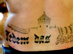Bei diesem Auschwitz-Tattoo handelte es sich nach Ansicht des OLG nicht um Satire.