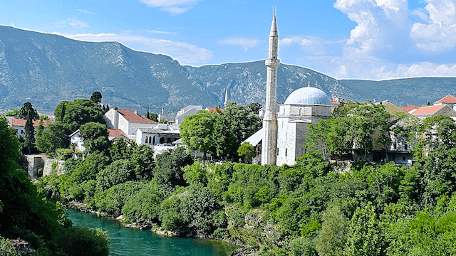 Mostar in Bosnien-Herzegowina hat eine schöne Moschee. Doch Hans-Peter Doskozil warnt vor einer Islamisierung des Balkans.