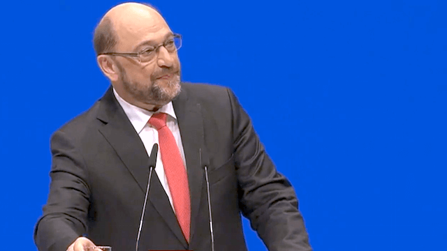 Martin Schulz ist der Ansicht, dass Deutschland nicht den Deutschen gehört, er will nicht die Macht übernehmen und er findet die Medien nicht volksfeindlich. (Screenshot: YouTube)