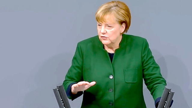 Laut der aktuellen Forsa-Umfrage zur Bundestagswahl könnte Angela Merkel nach der Bundestagswahl mit Schwarz-Grün weitermachen. (Screenshot: YouTube)