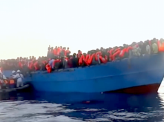 Jeder fünfte Migrant, der im letzten Jahr über das Mittelmeer nach Italien geholt wurde, war Nigerianer. (Screenshot: YouTube)