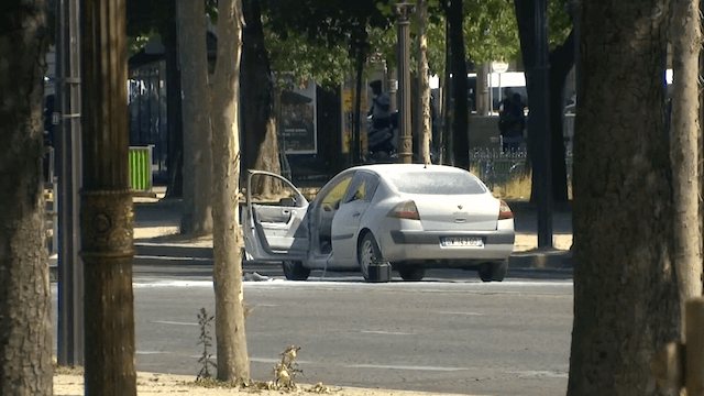 Tatfahrzeug Islamistischer Sprengstoff-Anschlag auf Pariser Polizei