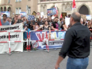 Wenn ein AfD-Mann der Antifa eine Rede hält AfD-Kandidat Peter Boehringer hat der Antifa in Regensburg eine Rede gehalten. (Screenshot: YouTube)
