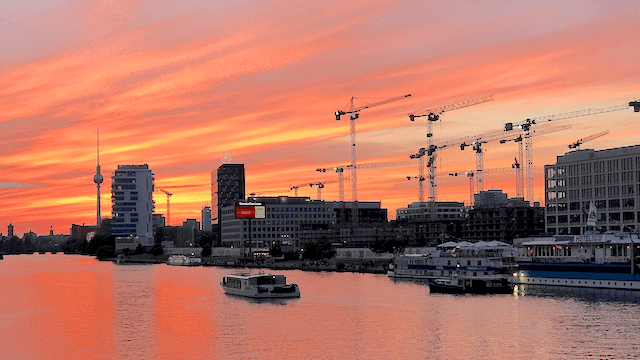 Berlins Handwerksbetriebe sind durch den Bau-Boom in der Stadt überlastet.